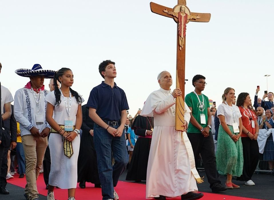 El papa Lleó amb joves durant el Jubileu de l'esperança | © Vatican Media